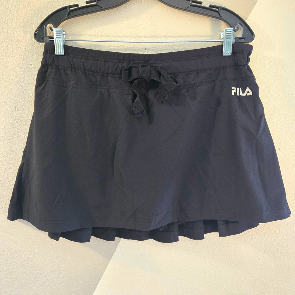 Fila pleated back tennis skort L
